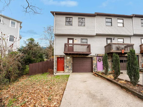 104 Cedarstone Rd, Morgantown, WV 26505