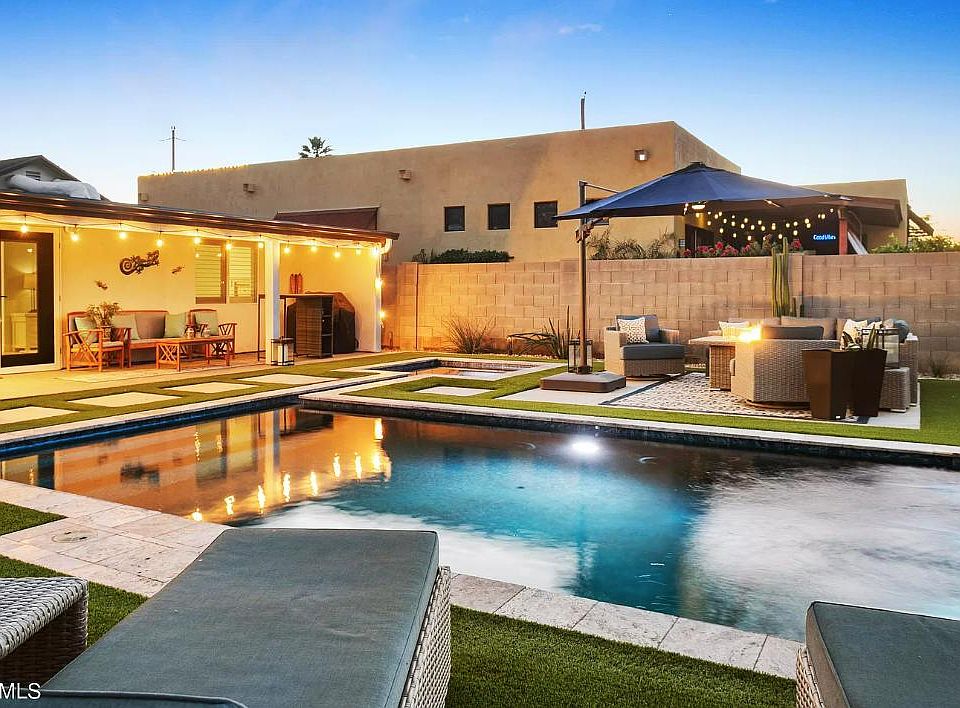 Lights up like a hotel resort