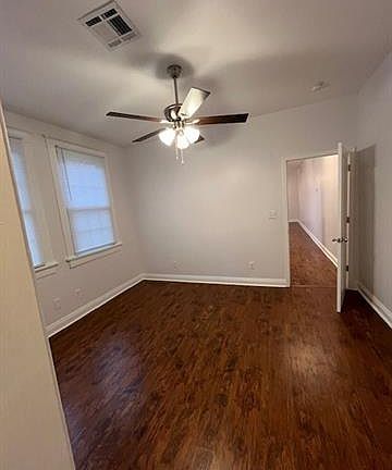 2nd image of 3225 Vincennes Pl
