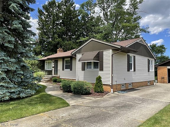 2nd image of 10790 Lawndale Dr