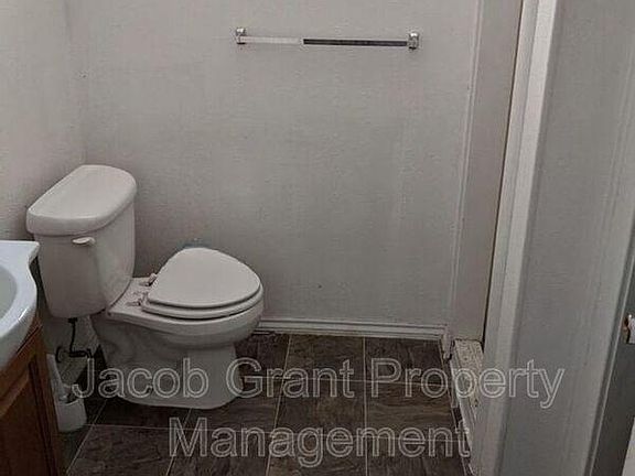 5th image of 1880 Santalema Dr