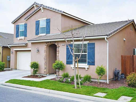 3rd image of 2434 Chardonnay Pl