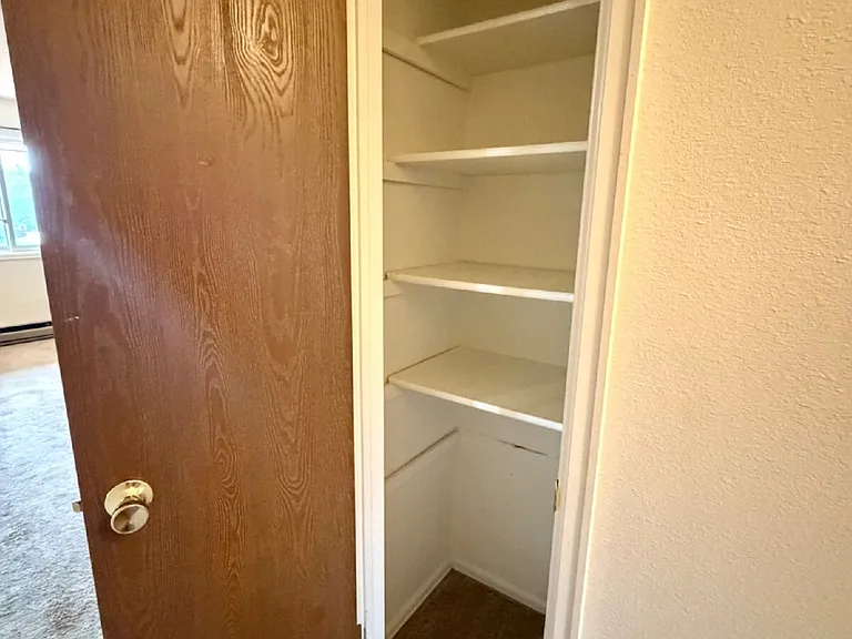 2 bed, 1.0 bath, 969 sqft, $1,350 — Photo 15