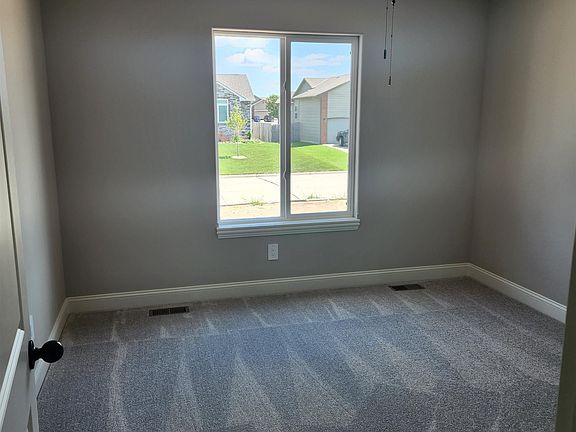 4th image of 218 Springlake Ct