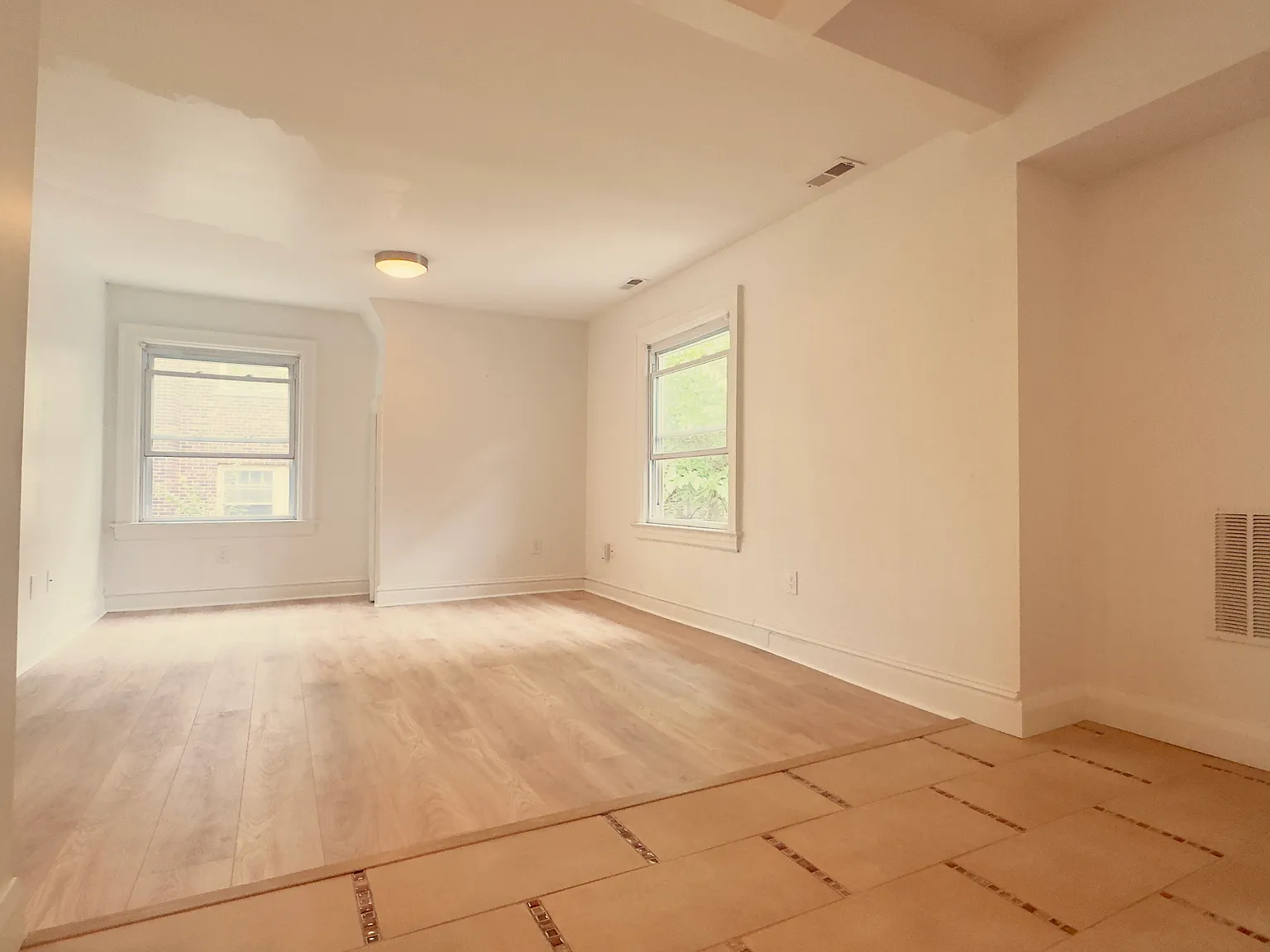 2 bed, 1300 sqft, $1,750 — Photo 2