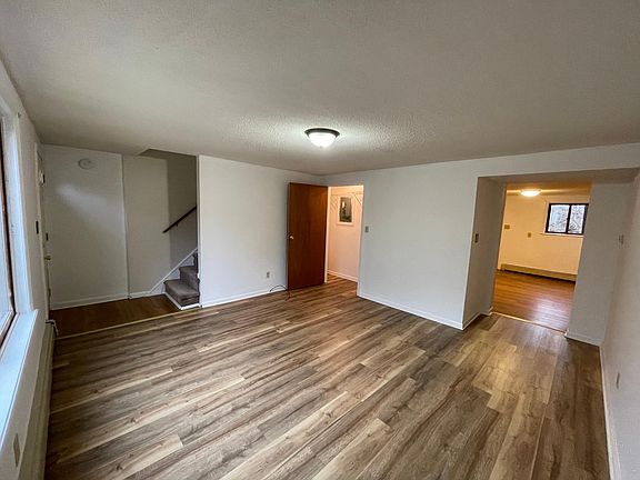 2nd image of 20 Lilac Ln #1