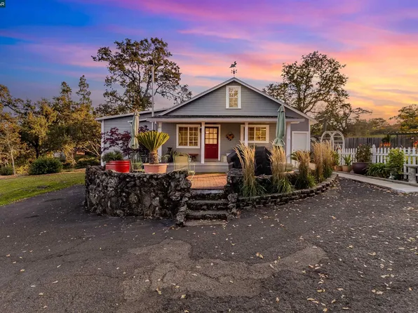 80 Diogenes Dr, Angwin, CA 94508