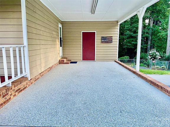 4th image of 2625 Birchwood Dr