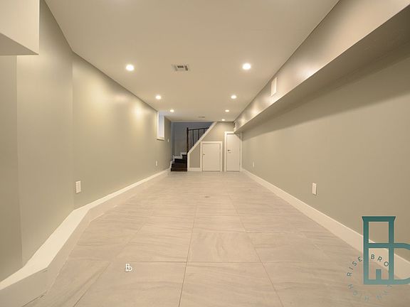 5th image of 205 Saint James Pl #1