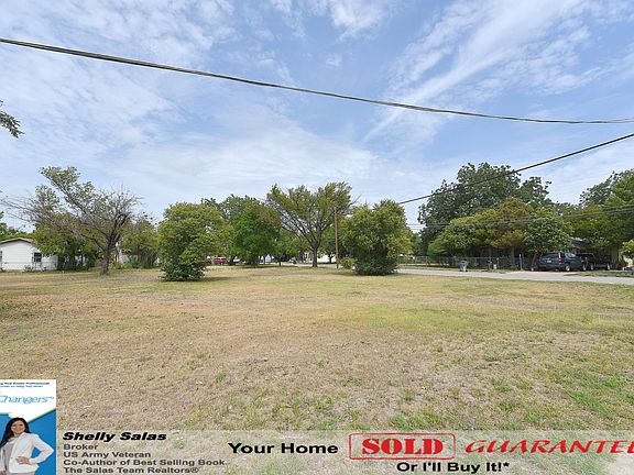 3rd image of 702 W Avenue C