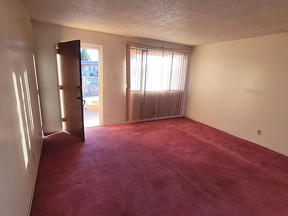 5th image of 203 Bernadine Ave