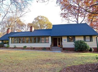 719 Quarterstaff Rd, Winston Salem, NC 27104