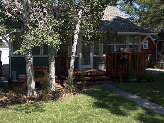 3rd image of 221 Avenue E