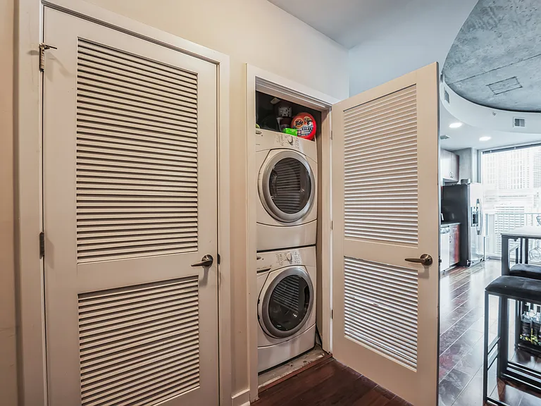 400 W Peachtree St NW #2810 — Photo 8
