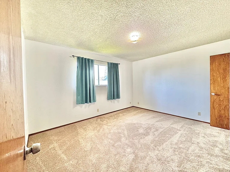 3061 Kansas St — Photo 16