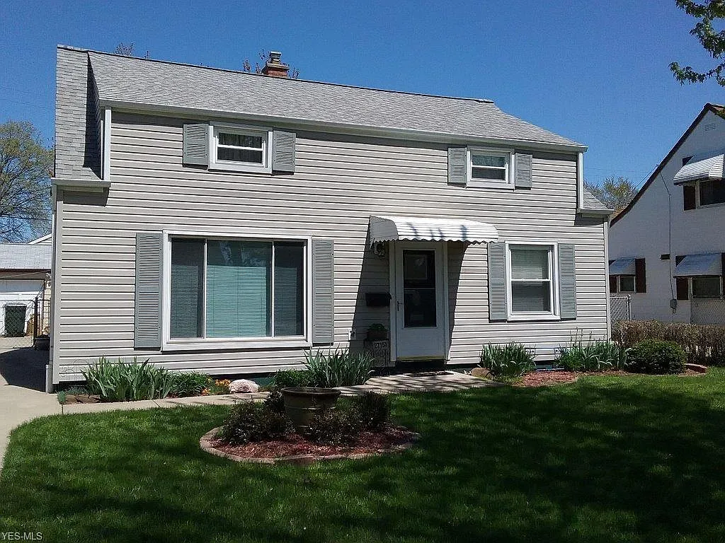 27151 Gary Ave photo 1