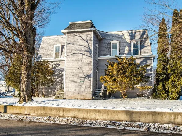 324 Railroad St, Hudson, MI 49247