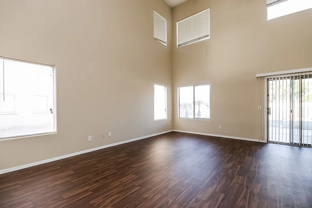4 bed, 2.5 bath, 2887 sqft, $2,605 — Photo 3
