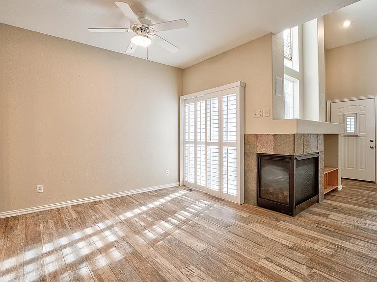 8300 Fairmount Dr — Photo 8