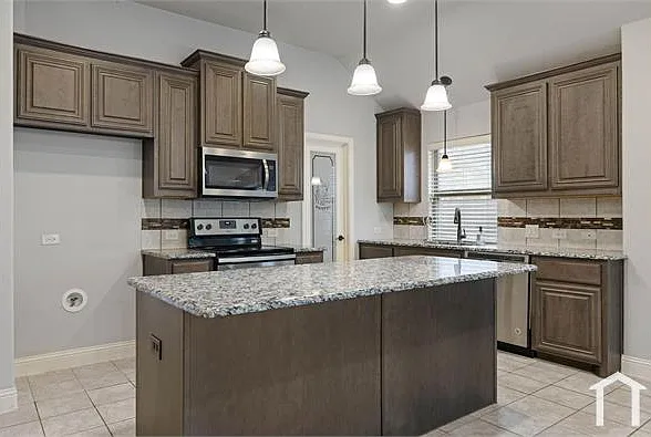 4228 Sweet Clover Ln — Photo 7
