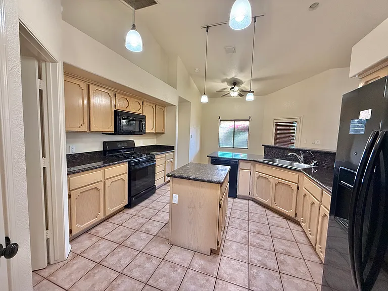 7806 E Topeka Pl — Photo 11