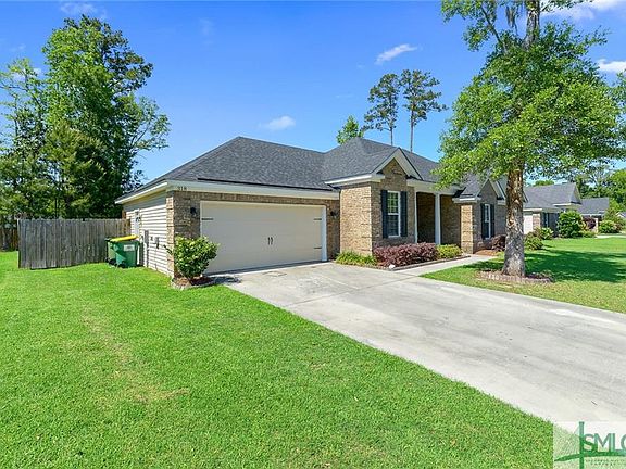 3rd image of 318 Brighton Woods Dr