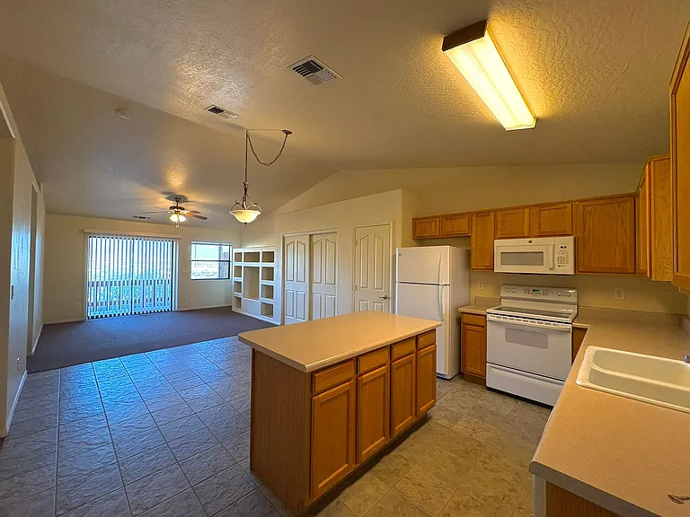 330 S Arnold Ter #A — Photo 3