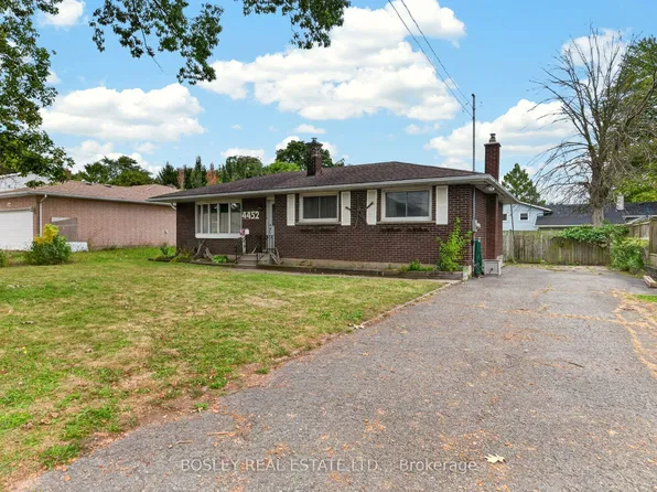 4452 Dorchester Rd, Niagara Falls, ON L2E 6N4