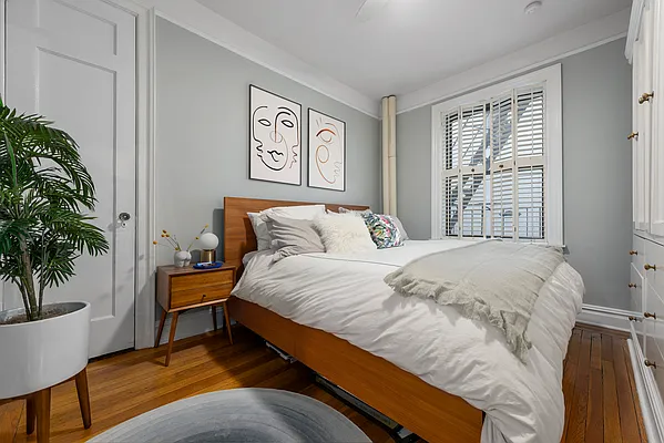 Sold by Douglas Elliman | media 10