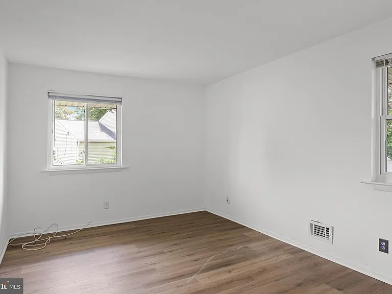 32 Larkin Rd — Photo 17