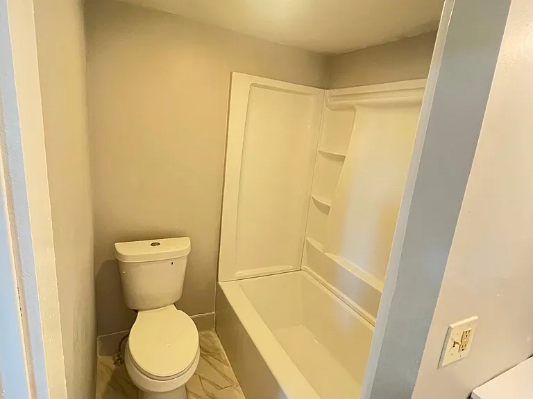 119-121 Greenwood St #2 — Photo 10