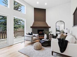 20 SW Point McKay Ct NW, Calgary, AB T3B5B7