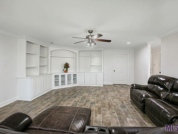 5th image of 14111 Burlington Ave