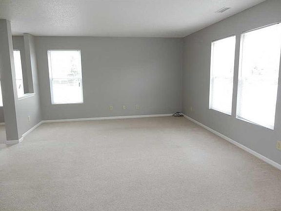 5th image of 15334 Clear St