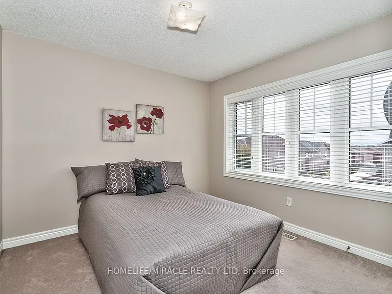 3 Ashdale Rd — Photo 7
