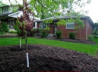 145 E Dunedin Rd, Columbus, OH 43214