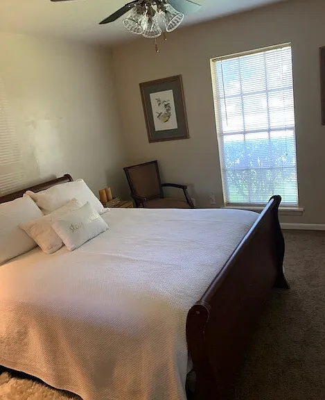 Chateau Apartments — Photo 16
