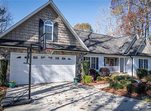 2nd image of 1800 Cordia Cir