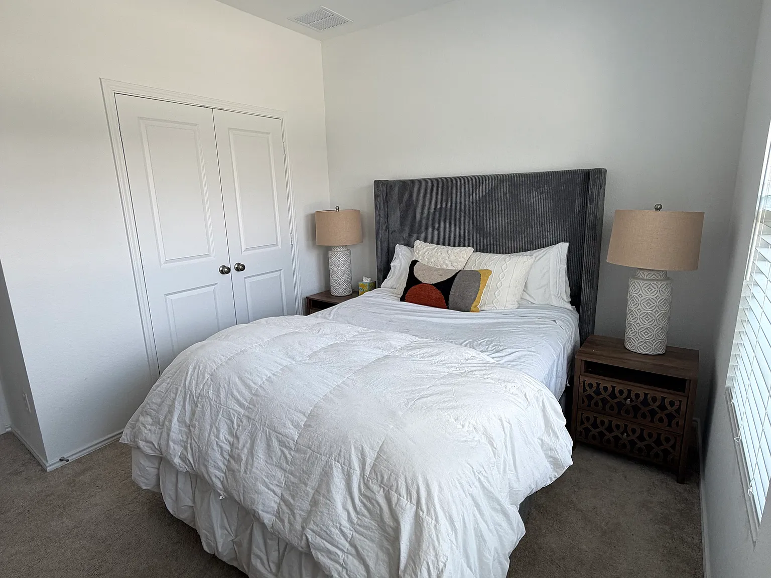 3 bed, 1312 sqft, $900 — Photo 2