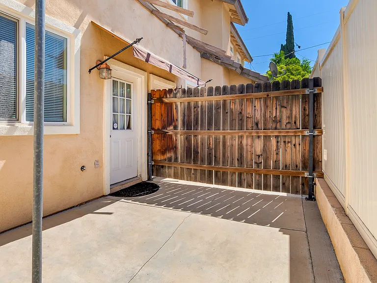 11023 San Juan St #B — Photo 29