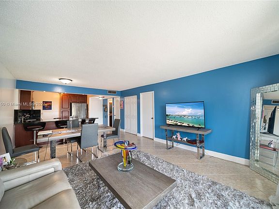 3rd image of 16740 NE 9th Ave APT 307