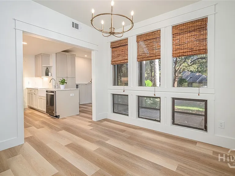 32 Dame Kathryn Dr — Photo 3