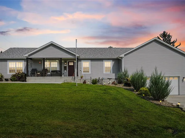 400 Summer St SE, Shellsburg, IA 52332