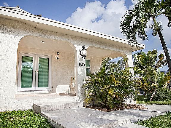4th image of 1610 Trinidad Dr