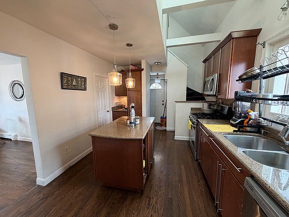 2nd image of 322 Mountain Ave APT 2