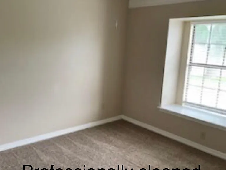 2617 Spruce Cir — Photo 10