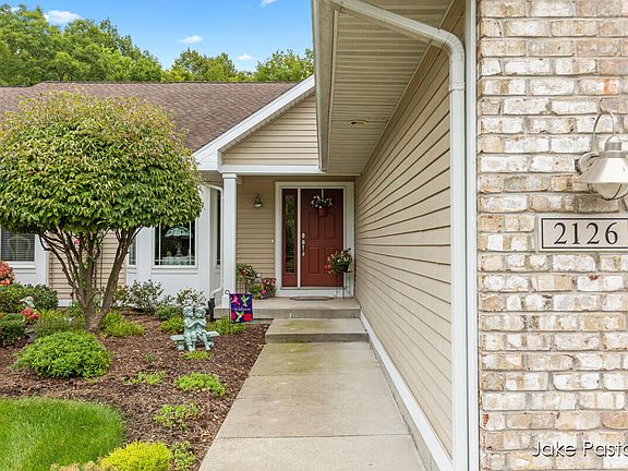 4th image of 2126 Edington Dr SE