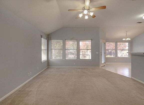 5th image of 803 Hilltop Dr