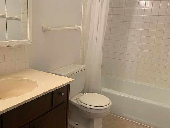 2nd image of 9812 Locust St #9812