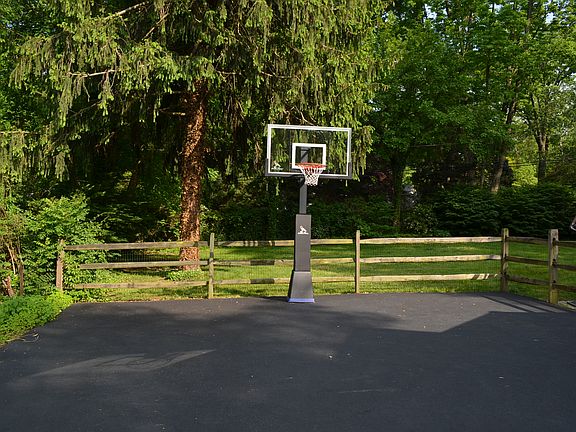 3 Parking Spots / Bball Cour